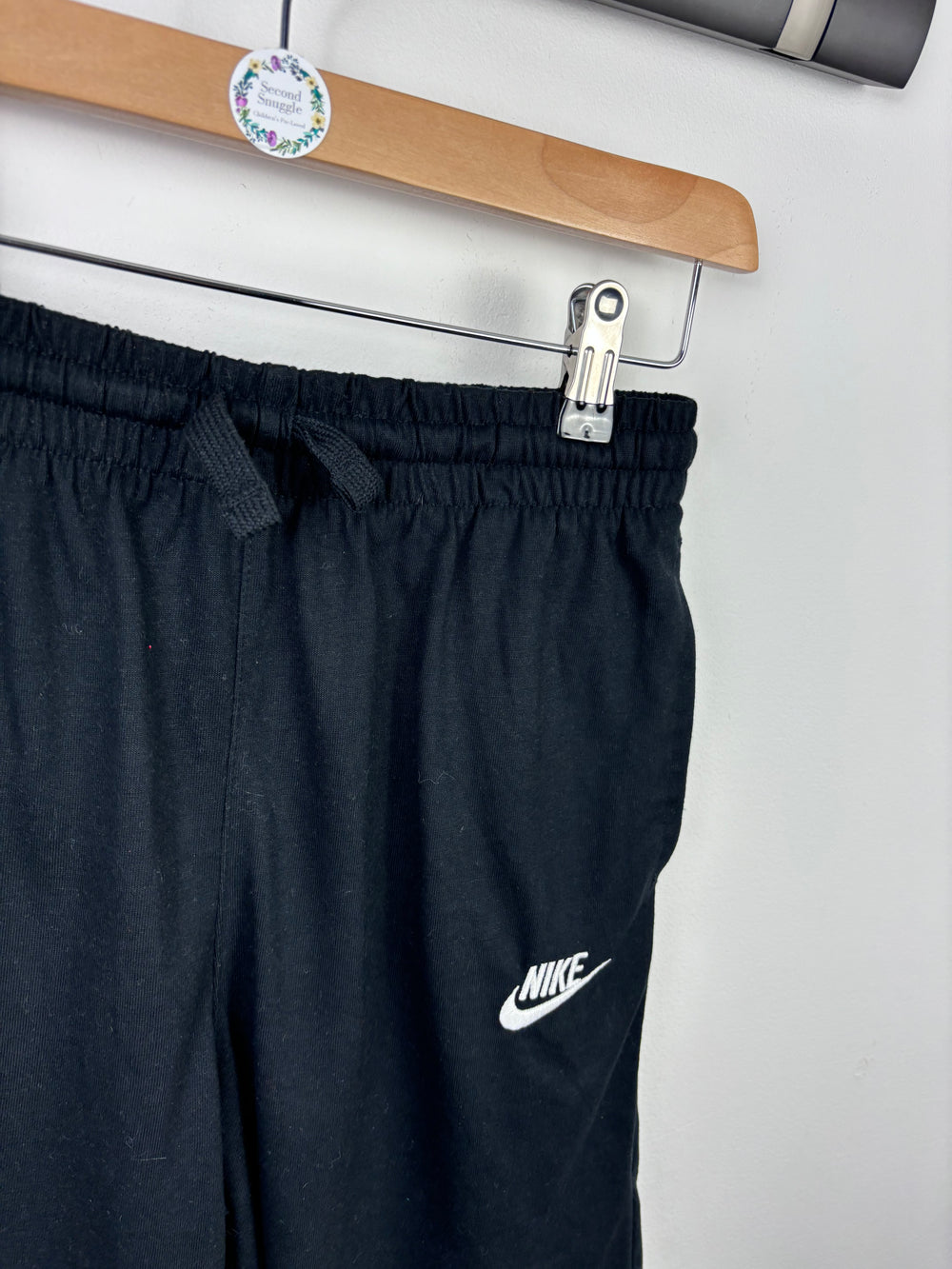 Nike L (12-13 Years)-Shorts-Second Snuggle Preloved