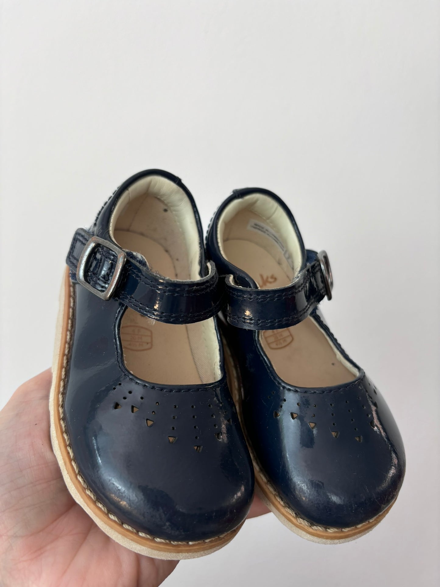 Clarks UK 4 F-Shoes-Second Snuggle Preloved