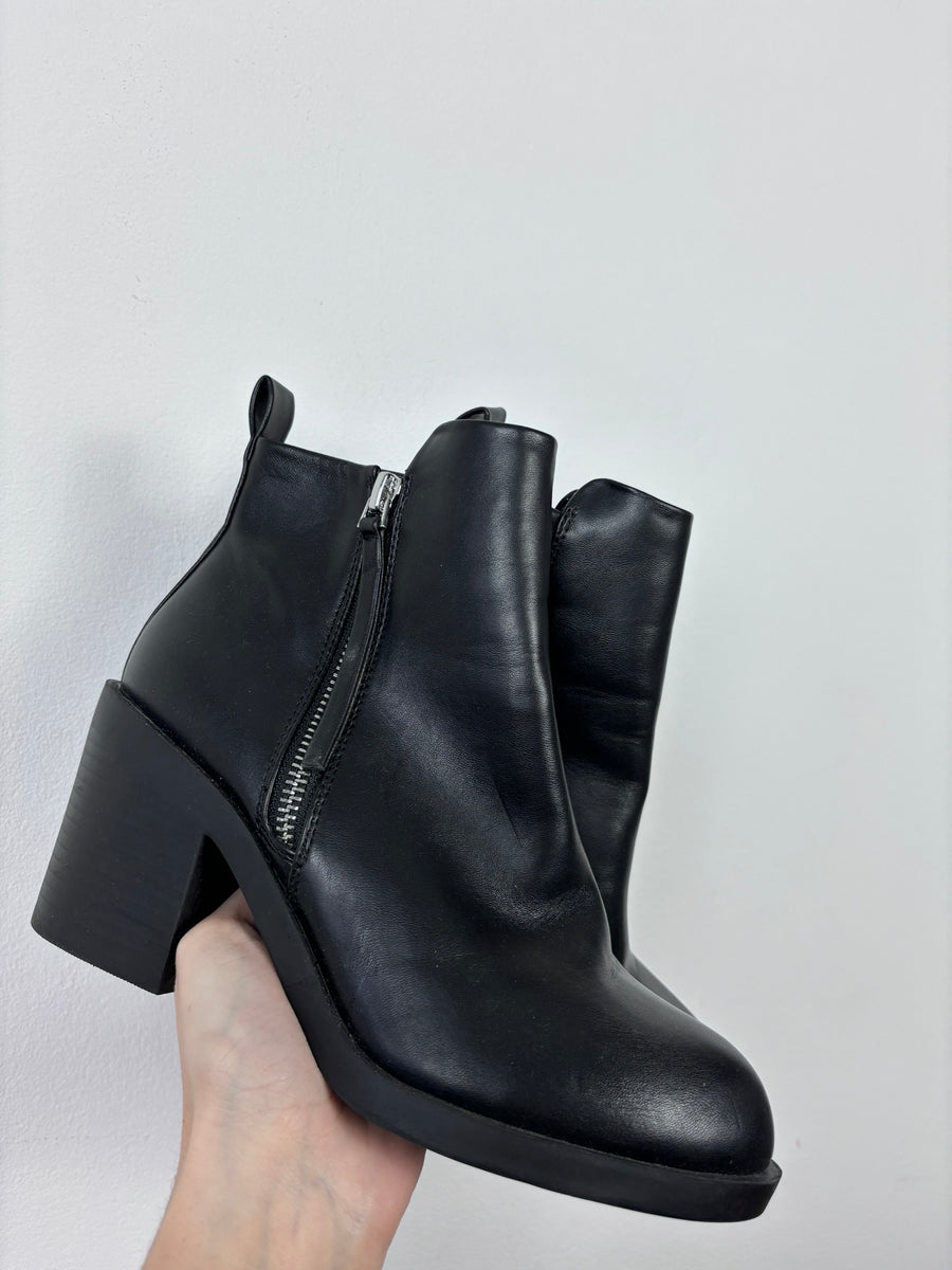 Topshop UK 4-Boots-Second Snuggle Preloved