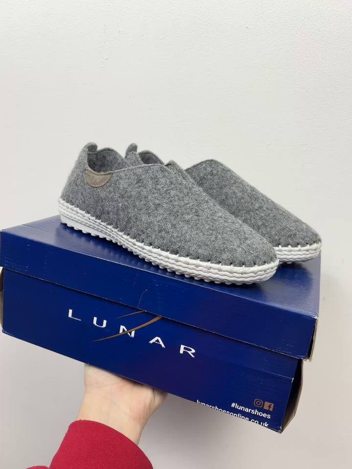 Lunar UK 4 (EU 37)