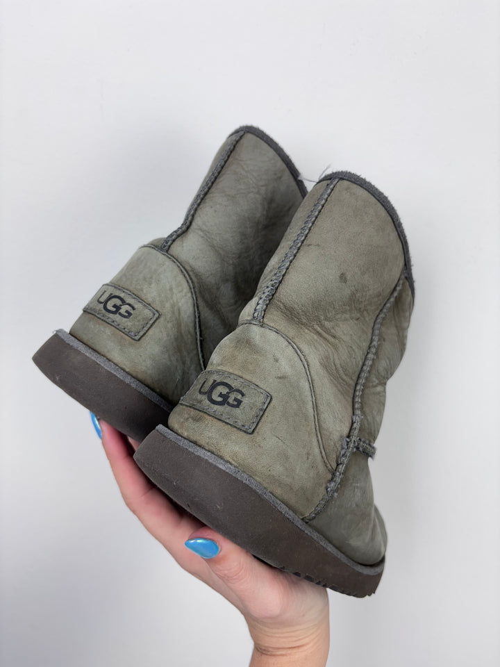 UGG UK 12 - PLAY-Boots-Second Snuggle Preloved