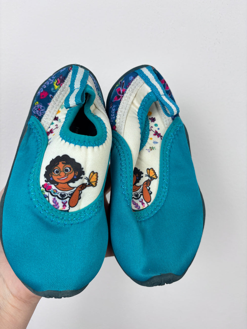 Disney UK 8-Shoes-Second Snuggle Preloved