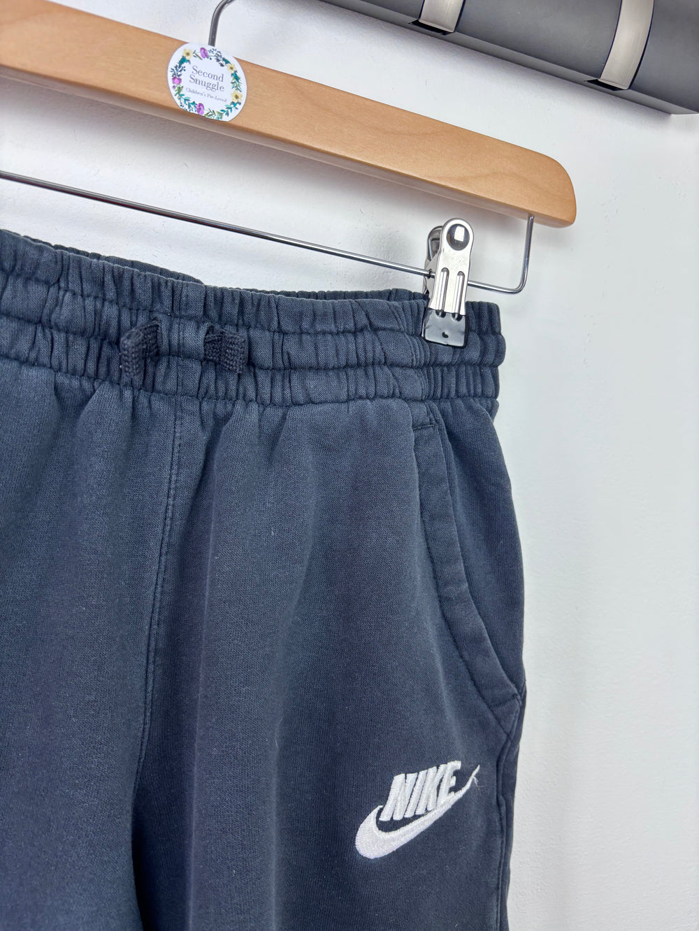 Nike L 12-13 Years-Shorts-Second Snuggle Preloved