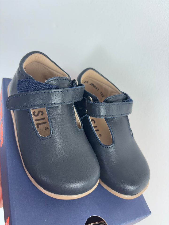 Petasil EU 22 (UK 5.5)-Shoes-Second Snuggle Preloved